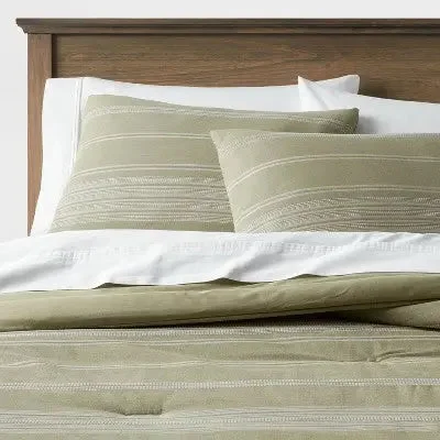 Open Box - King Cotton Woven Comforter & Sham Set Moss Green/White - Threshold